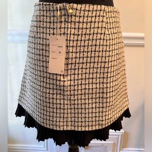 Black and white skirt with rippled black bottom